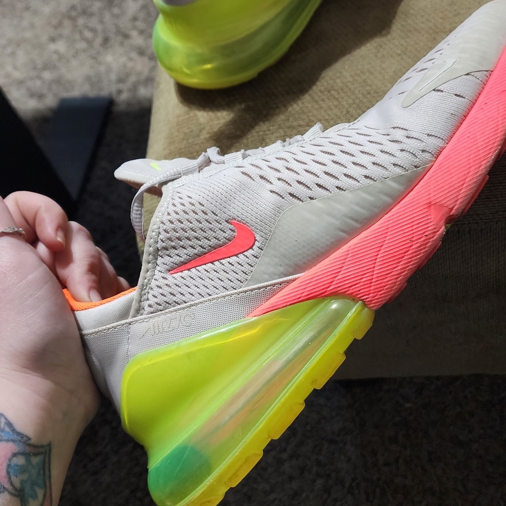 Womens Nike airmax 270's